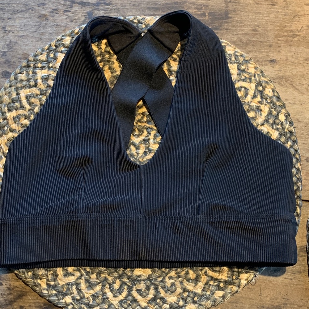 Like New H&M Black Ribbed Sports Bra with Cross-Back Straps Size Medium